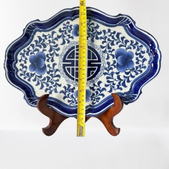 Vintage Bombay Company Chinoiserie Blue and White Porcelain tray, wooden stand - Picture 12 of 16